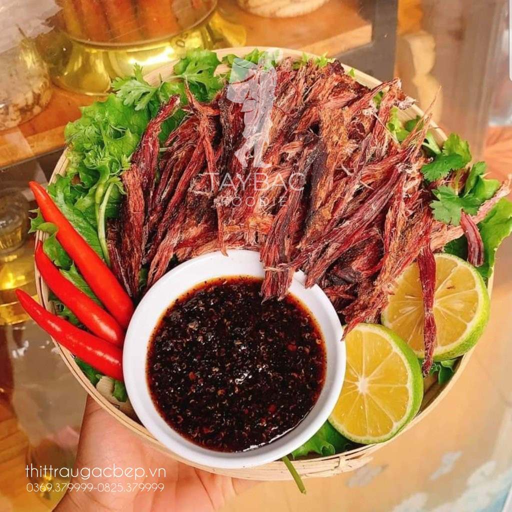  Thịt trâu gác bếp Tây Bắc có nguồn gốc từ người Thái Đen ở Điện Biên; Sơn La giờ trở thành đặc sản của Tây Bắc. 